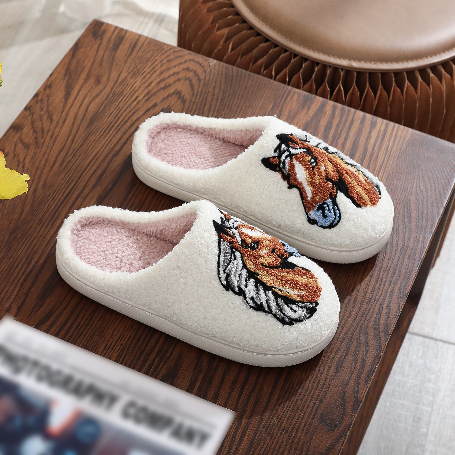 Wholesale Cotton slippers for men and women,horse head embroidered shoes